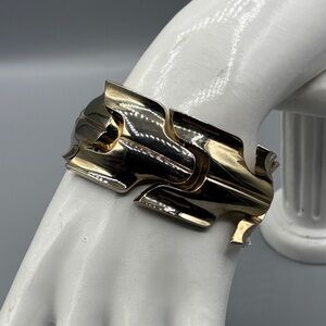 Wide Chunky Goldtone Link Bracelet JP408